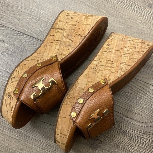Tory Burch Tan and Gold Wedge Sandals - Picture 5 of 8